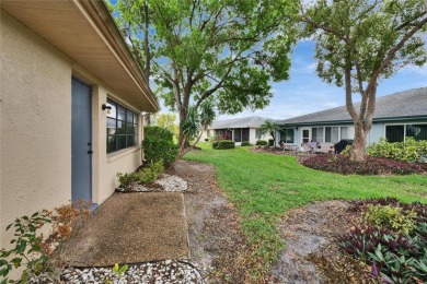 Well-maintained two bedroom, two bath open floor plan Idlewood on Falcon Watch Golf Club in Florida - for sale on GolfHomes.com, golf home, golf lot