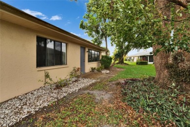 Well-maintained two bedroom, two bath open floor plan Idlewood on Falcon Watch Golf Club in Florida - for sale on GolfHomes.com, golf home, golf lot