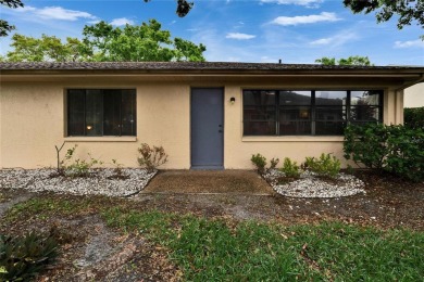 Well-maintained two bedroom, two bath open floor plan Idlewood on Falcon Watch Golf Club in Florida - for sale on GolfHomes.com, golf home, golf lot