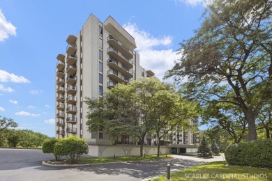 Rarely available, move-in ready, 1-bedroom, 1-bath condo at on Oak Meadows Golf Club in Illinois - for sale on GolfHomes.com, golf home, golf lot