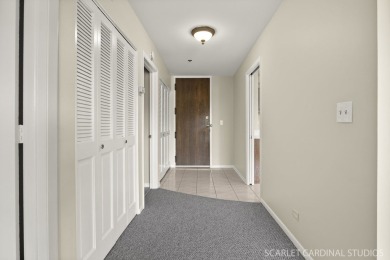 Rarely available, move-in ready, 1-bedroom, 1-bath condo at on Oak Meadows Golf Club in Illinois - for sale on GolfHomes.com, golf home, golf lot
