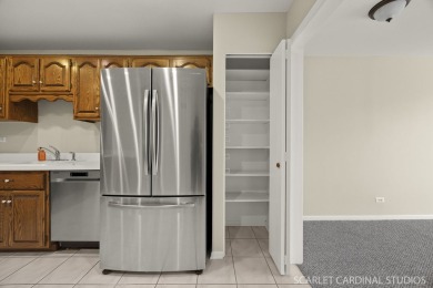 Rarely available, move-in ready, 1-bedroom, 1-bath condo at on Oak Meadows Golf Club in Illinois - for sale on GolfHomes.com, golf home, golf lot