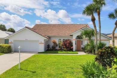 Unbelievable lake views over Waterford's 18th Signature Green!! on Waterford Golf Club in Florida - for sale on GolfHomes.com, golf home, golf lot