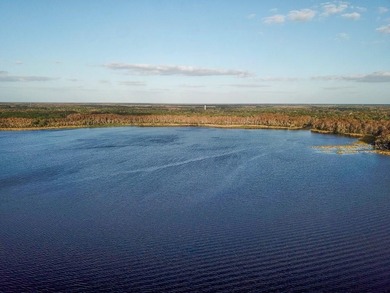 Under contract-accepting backup offers. 2 Bedroom, 2 Bath, 2 Car on Highland Lakes Executive Golf Course in Florida - for sale on GolfHomes.com, golf home, golf lot