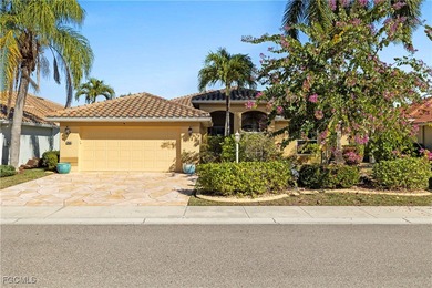 EXTRAS GALORE! FULLY CUSTOM LAKEFRONT LUXURY... MOVE-IN READY on Herons Glen Golf and Country Club in Florida - for sale on GolfHomes.com, golf home, golf lot