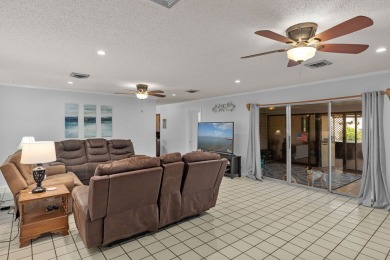 Separate400 sq ft guest house with a kitchenette, full bathroom on South Padre Island Golf Club in Texas - for sale on GolfHomes.com, golf home, golf lot