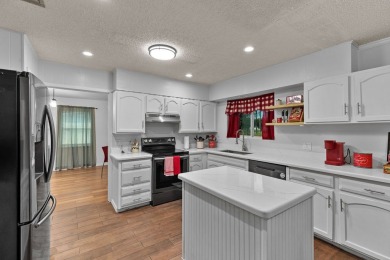 Separate400 sq ft guest house with a kitchenette, full bathroom on South Padre Island Golf Club in Texas - for sale on GolfHomes.com, golf home, golf lot