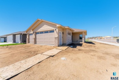 Executive Freedom Villa Home on the Last Available Park Lot in on Brandon Municipal Golf Course in South Dakota - for sale on GolfHomes.com, golf home, golf lot