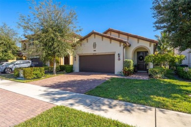 Gorgeous one story home with 3 bright/airy bedrooms 2 bathrooms on Woodlands Country Club in Florida - for sale on GolfHomes.com, golf home, golf lot