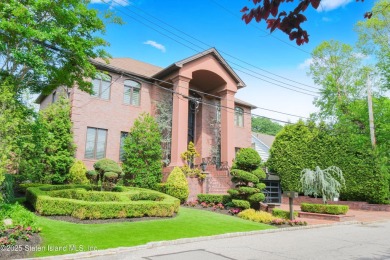 Exquisite Luxury Living on Prestigious Todt Hill.

Welcome to on Richmond County Country Club in New York - for sale on GolfHomes.com, golf home, golf lot