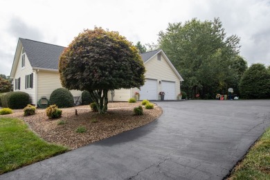 HOME FOR SALE IN WINTERHAM!!! This wonderful home is situated in on Glenrochie Country Club in Virginia - for sale on GolfHomes.com, golf home, golf lot