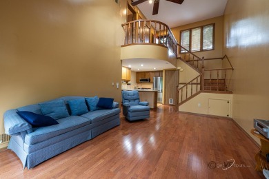 Motivated seller. Enjoy easy living in this 2 bedrooms/2 full on Eagle Ridge Inn and Resort in Illinois - for sale on GolfHomes.com, golf home, golf lot