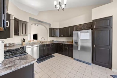 light & Bright 1800 SF 3 Bedroom & 2 bath RANCH end unit on River Heights Golf Club in Illinois - for sale on GolfHomes.com, golf home, golf lot