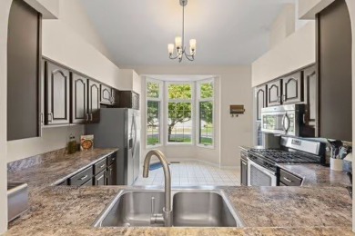 light & Bright 1800 SF 3 Bedroom & 2 bath RANCH end unit on River Heights Golf Club in Illinois - for sale on GolfHomes.com, golf home, golf lot