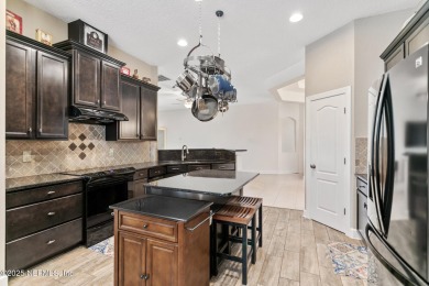 Enjoy ease and comfort in this home, with a new water heater on Eagle Landing Golf Club in Florida - for sale on GolfHomes.com, golf home, golf lot