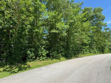 Come check out the homesite you are looking for in the Oaks of on Crooked Creek Golf Club in Kentucky - for sale on GolfHomes.com, golf home, golf lot