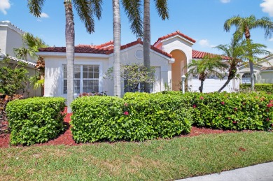 Beautiful 3 bedroom, 2 bath single family home situated on a on  in Florida - for sale on GolfHomes.com, golf home, golf lot