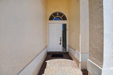 Beautiful 3 bedroom, 2 bath single family home situated on a on  in Florida - for sale on GolfHomes.com, golf home, golf lot
