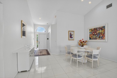 Beautiful 3 bedroom, 2 bath single family home situated on a on  in Florida - for sale on GolfHomes.com, golf home, golf lot