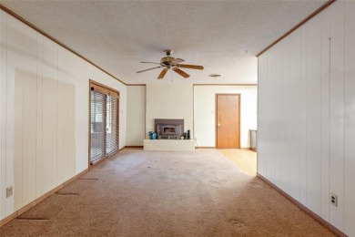 Cozy 3 Bed, 2 Bath home in a great location.  Walking distance on Wright Park Municipal Golf Course in Texas - for sale on GolfHomes.com, golf home, golf lot