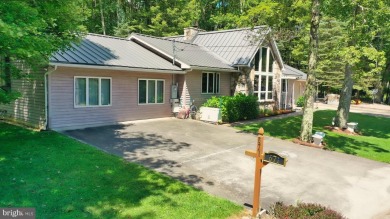 Welcome to this Charming ranch-style 3 Bedroom/2 Full Baths home on Alpine Lake Resort in West Virginia - for sale on GolfHomes.com, golf home, golf lot