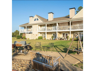 Turnkey ground floor 2 br/2 ba condo in Diamondhead Manor just on Diamondhead Golf and Country Club in Arkansas - for sale on GolfHomes.com, golf home, golf lot