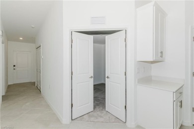 Beautifully appointed 2 bed + den, 2 bath Veranda condo. This on  in Florida - for sale on GolfHomes.com, golf home, golf lot