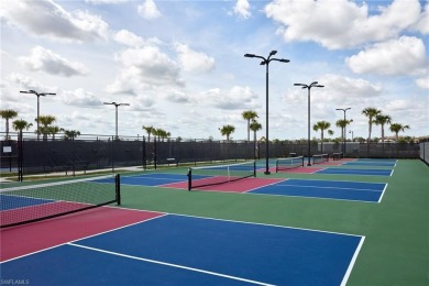 Beautifully appointed 2 bed + den, 2 bath Veranda condo. This on  in Florida - for sale on GolfHomes.com, golf home, golf lot