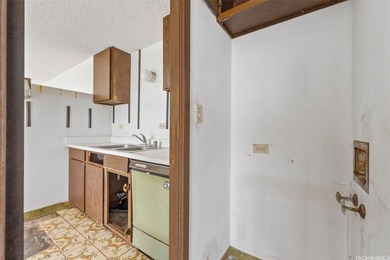 1BR/1BA high floor corner unit in desirable town location with on Ala Wai Golf Course in Hawaii - for sale on GolfHomes.com, golf home, golf lot