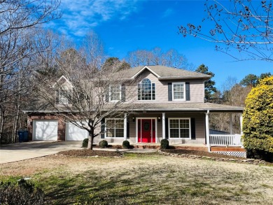 Check out this lovely brick/vinyl home located in Catawba on Catawba Springs Golf Course At Lake Hickory  in North Carolina - for sale on GolfHomes.com, golf home, golf lot