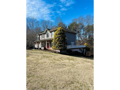 Check out this lovely brick/vinyl home located in Catawba on Catawba Springs Golf Course At Lake Hickory  in North Carolina - for sale on GolfHomes.com, golf home, golf lot