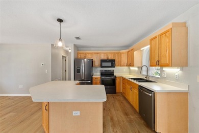 Welcome to this inviting Chestnut model home with an open 2/2/2 on Eagle Ridge At Spruce Creek Country Club in Florida - for sale on GolfHomes.com, golf home, golf lot