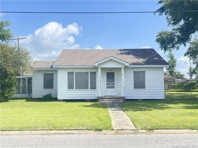 Tucked away just a couple of blocks from the SPAR Complex and on Frasch Park Golf Course in Louisiana - for sale on GolfHomes.com, golf home, golf lot