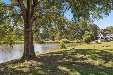 Updated end-unit townhome overlooking the 17th tee of the Blue on Fords Colony Country Club in Virginia - for sale on GolfHomes.com, golf home, golf lot