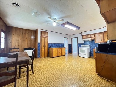 Tucked away just a couple of blocks from the SPAR Complex and on Frasch Park Golf Course in Louisiana - for sale on GolfHomes.com, golf home, golf lot