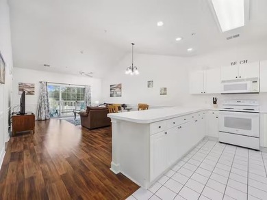 1 CAR GARAGE INCLUDED, PERFECTLY LOCATED, METICULOUSLY MAINT on Myrtlewood Golf Course and Club  in South Carolina - for sale on GolfHomes.com, golf home, golf lot