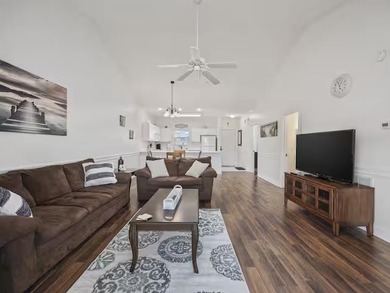 1 CAR GARAGE INCLUDED, PERFECTLY LOCATED, METICULOUSLY MAINT on Myrtlewood Golf Course and Club  in South Carolina - for sale on GolfHomes.com, golf home, golf lot