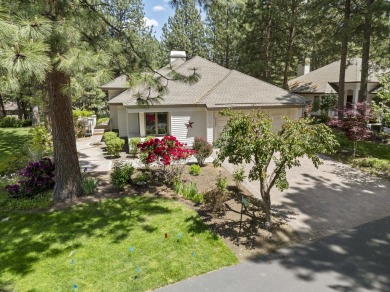 Wonderful single level 2 bedroom 2 bath + den home in gated on The Old Back Nine At Mountain High in Oregon - for sale on GolfHomes.com, golf home, golf lot