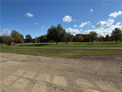 Brand new Pulte Homes Deer Valley under construction and almost on Sweetbriar Golf Club in Ohio - for sale on GolfHomes.com, golf home, golf lot