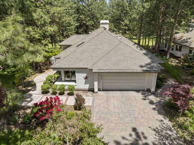 Wonderful single level 2 bedroom 2 bath + den home in gated on The Old Back Nine At Mountain High in Oregon - for sale on GolfHomes.com, golf home, golf lot