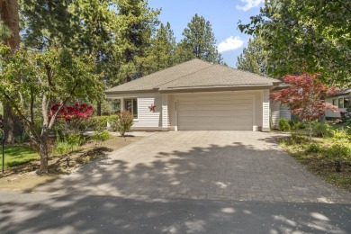 Wonderful single level 2 bedroom 2 bath + den home in gated on The Old Back Nine At Mountain High in Oregon - for sale on GolfHomes.com, golf home, golf lot