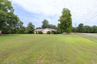 Lovely 3-bedroom, 3-bath ranch-style home across the street from on Thunderbird Country Club in Arkansas - for sale on GolfHomes.com, golf home, golf lot