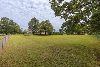 Lovely 3-bedroom, 3-bath ranch-style home across the street from on Thunderbird Country Club in Arkansas - for sale on GolfHomes.com, golf home, golf lot