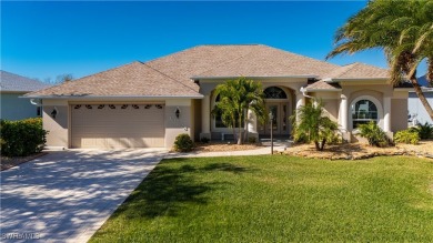 Gorgeous Retreat in Lake Suzy, Florida. Welcome to your dream on Kingsway Country Club in Florida - for sale on GolfHomes.com, golf home, golf lot