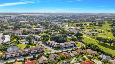 Bright & Beautiful partially furnished home centrally located in on Hollybrook Golf and Tennis Club  in Florida - for sale on GolfHomes.com, golf home, golf lot