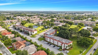 Bright & Beautiful partially furnished home centrally located in on Hollybrook Golf and Tennis Club  in Florida - for sale on GolfHomes.com, golf home, golf lot