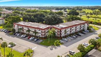 Bright & Beautiful partially furnished home centrally located in on Hollybrook Golf and Tennis Club  in Florida - for sale on GolfHomes.com, golf home, golf lot