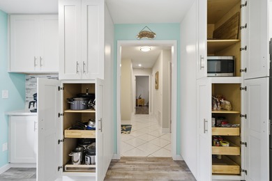 This BEAUTIFULLY RENOVATED, 1-story, END UNIT townhome is *THE on Golf Club at Bluewater Bay Resort in Florida - for sale on GolfHomes.com, golf home, golf lot