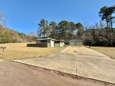 Discover the potential of this cozy 2-bed, 2-bath home in the on Pendleton Harbor in Texas - for sale on GolfHomes.com, golf home, golf lot