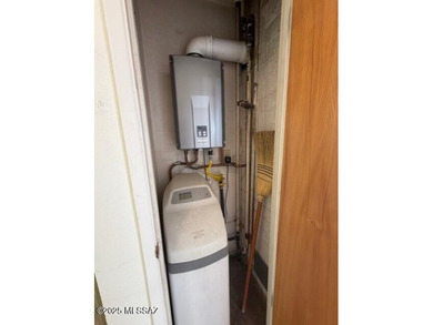 Beautifully updated downstairs unit in Central Tucson featuring on Randolph Park Golf Courses in Arizona - for sale on GolfHomes.com, golf home, golf lot